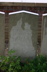Fins New British Cemetery&#44; Sorel-Le-Grand - Berg Von, Friedrich